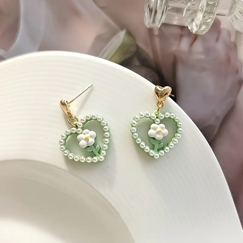 Chic Green Floral Heart Stud Earrings