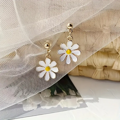 Daisy Charm Glaze Stud Earrings